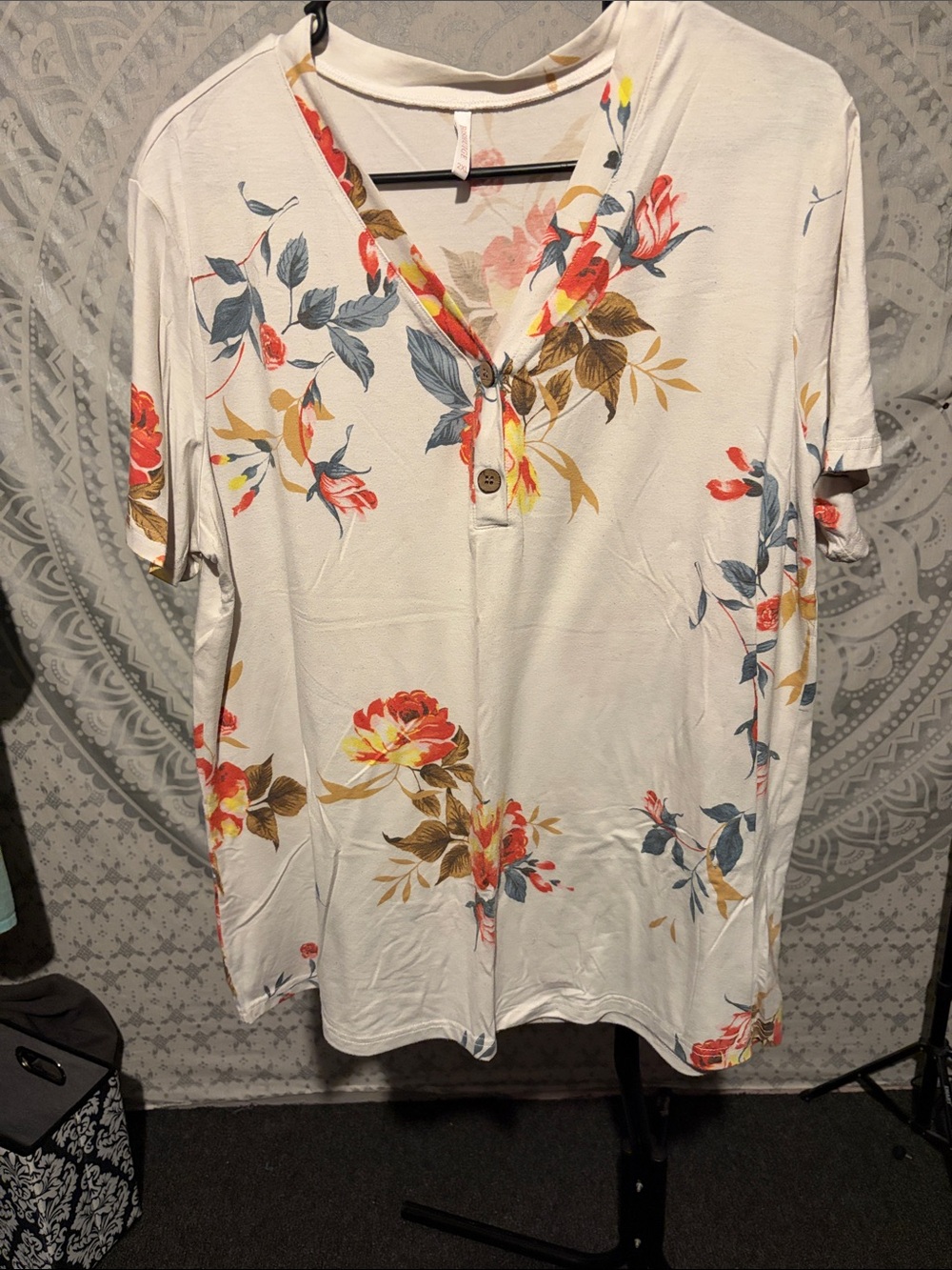 BISHUIGE Floral Henley Tunic Top 2XL Cream Short Petal Sleeve V-Neck Blouse
